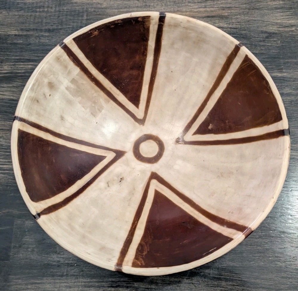 Vintage Peru Chulucanas Pottery Signed by Ramon Chero Cross Pattern 9.75" Bowl