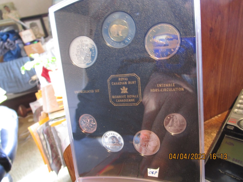 2000 Royal Canadian Uncirculated Proof Set +++++ (7)