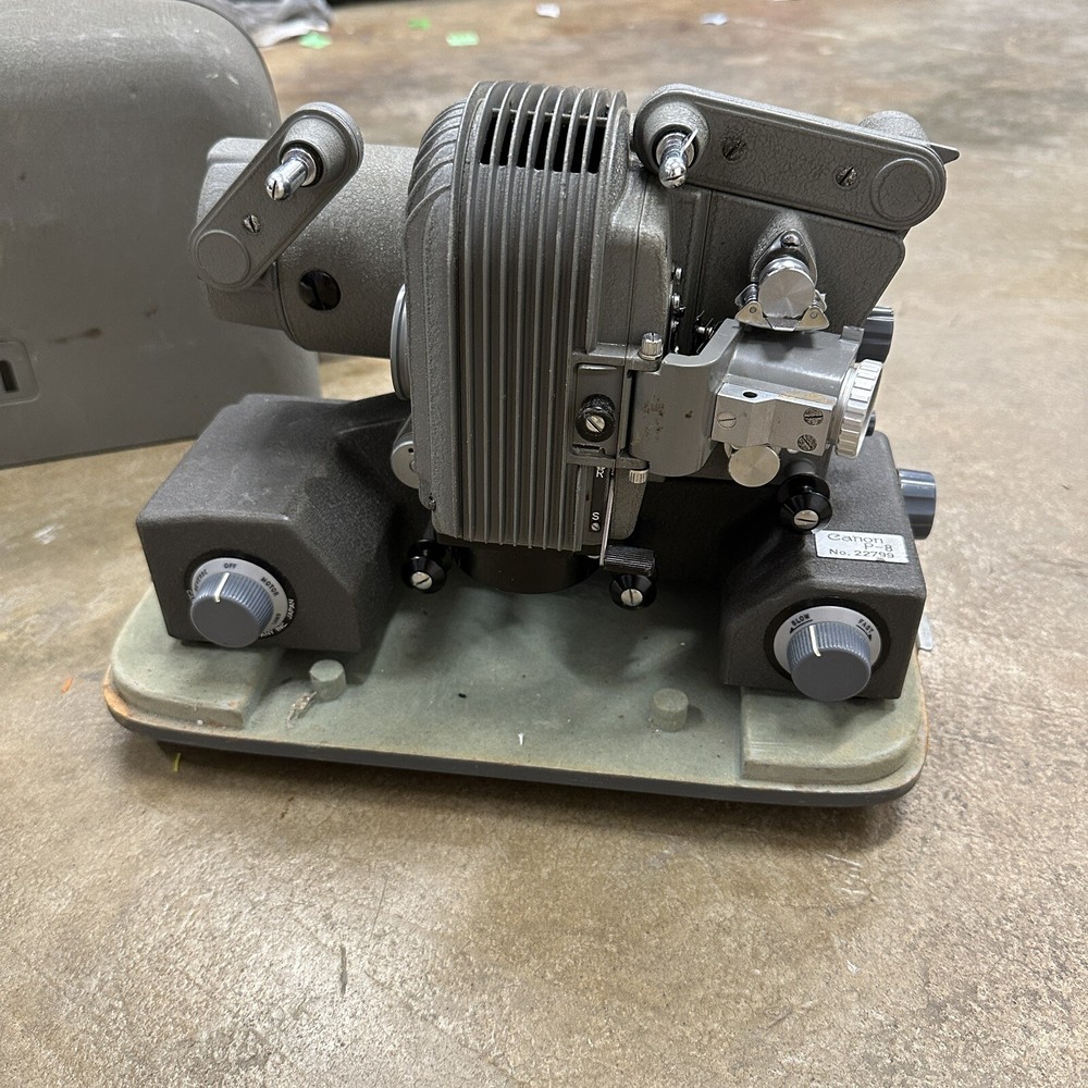 Vintage CANON P-8 8mm Projector
