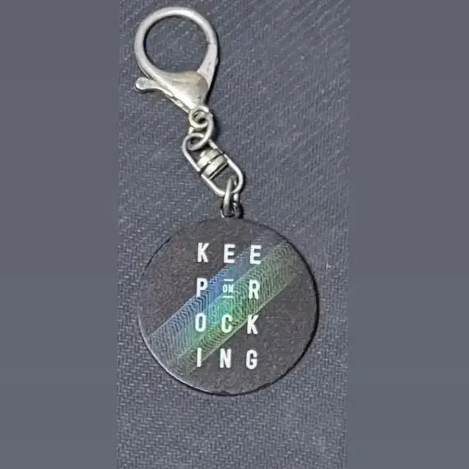 SPYAIR Keep on Rocking Keyring Official