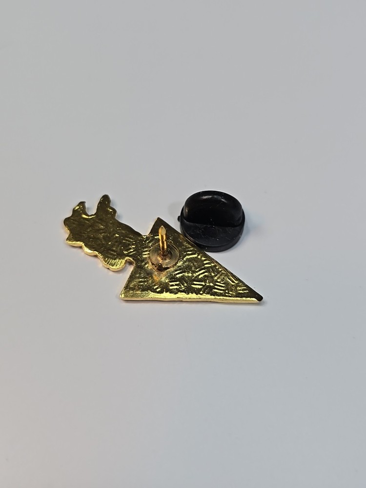 Giraffe Lapel Pin Triangle Shape