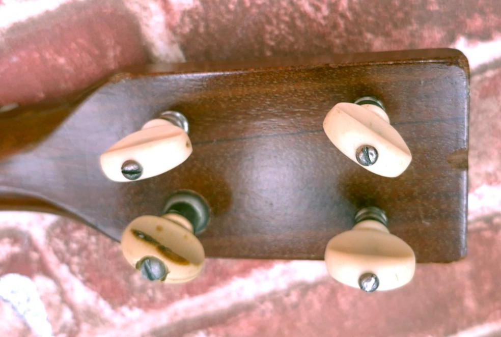 Harmony Silvertone Baritone Ukulele Uke 30” Vintage