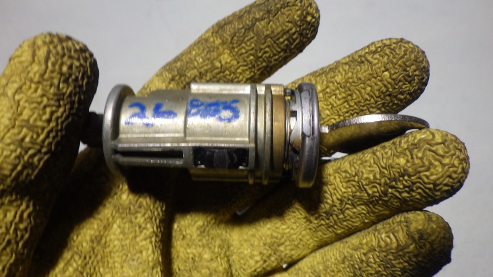 04 DODGE DURANGO Ignition W/Key