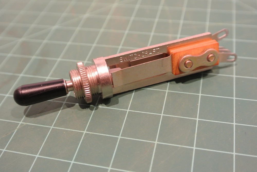 SWITCHCRAFT TOGGLE SWITCH (13033T?) MOMENTARY/OFF/ON [WHSE2.26a2]