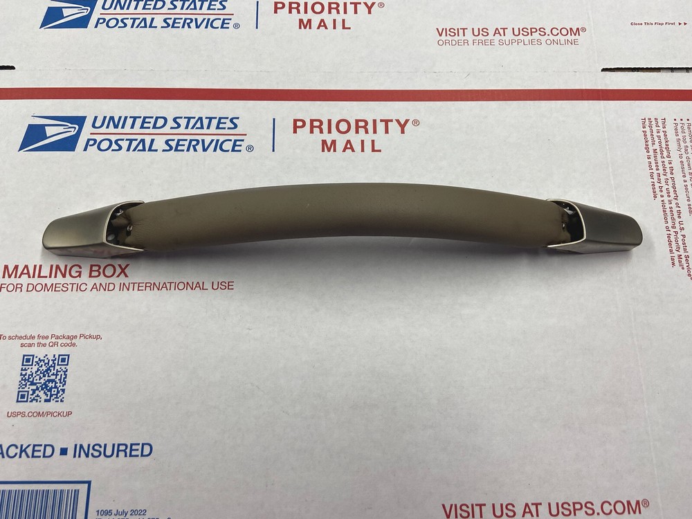03-11 Lincoln Town Car Designer Door Panel Pull Strap Handle Beige