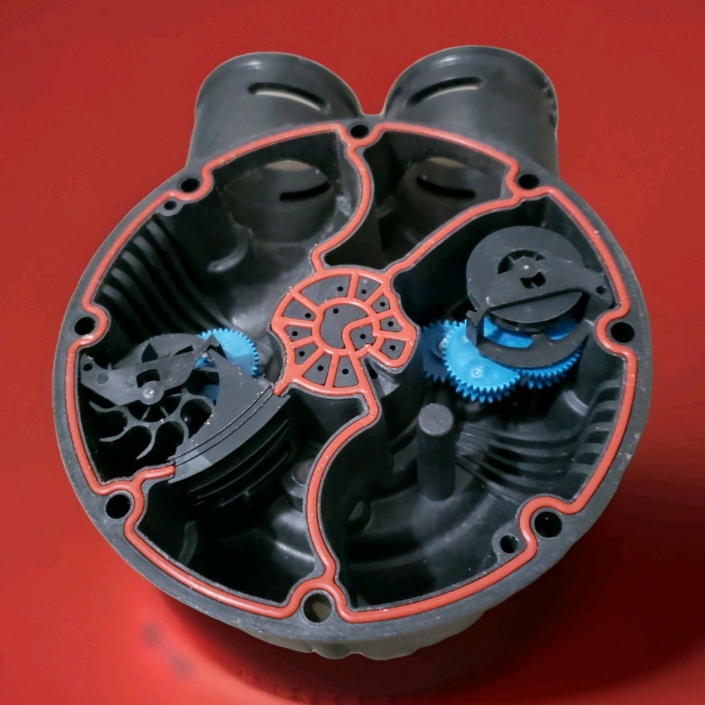 Kinetico Water Softener Main Level 1 Cap w/ gears 2030s