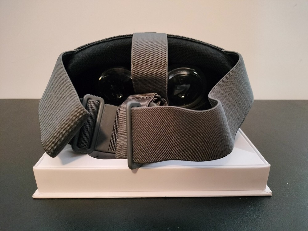 Google Daydream View Charcoal - Headset Only