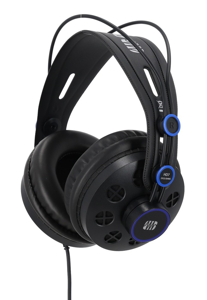 Fender Quantum Complete Interface+Monitors+Mic+Headphones+Cables+Pop Filter