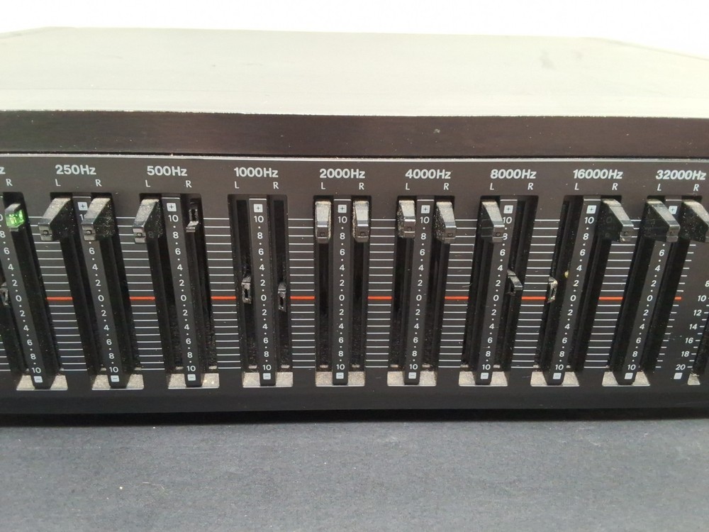 FOR PARTS!!! Onkyo Integra EQ-35 Stereo Graphic Equalizer Powers On