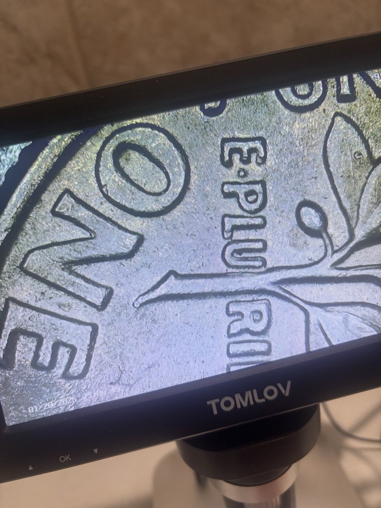 1990 d mint error missing letters and DDR in good condition