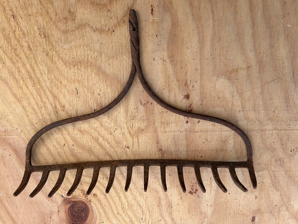 Rake Head Rusty Rustic no handle Original Vintage Primitive Metal