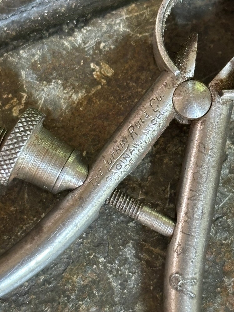 L.S. Starrett 275A 3” Spring-Type Outside Calipers Round Legs - Solid Nut