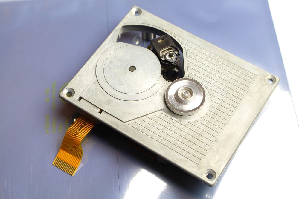 original Philips cdm1-mk2 laser lens complete with base