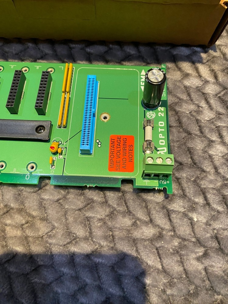 OPTO 22 SNAP-B16M Rack