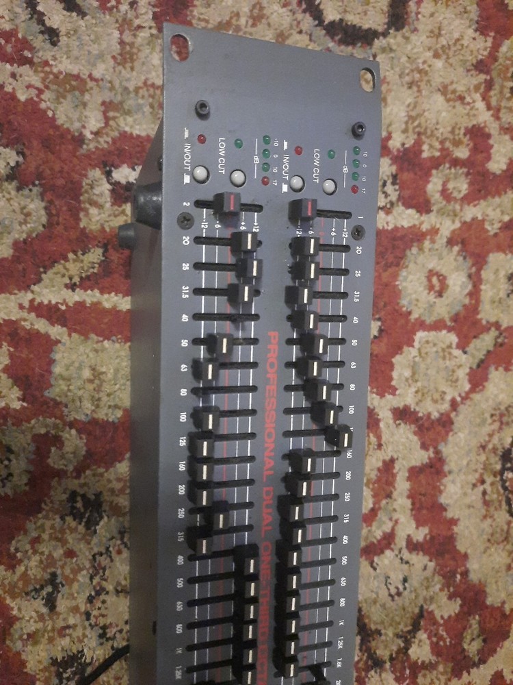 Power Req Professional Dual One Third Octive Equalizer Q-231 **Read