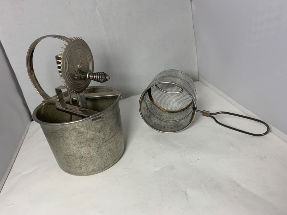 Full Vision Vintage Beater Set & 2 cup manual sifter