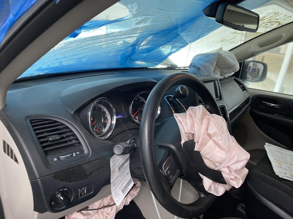 Used Floor Jack fits: 2019 Dodge Caravan Grade A