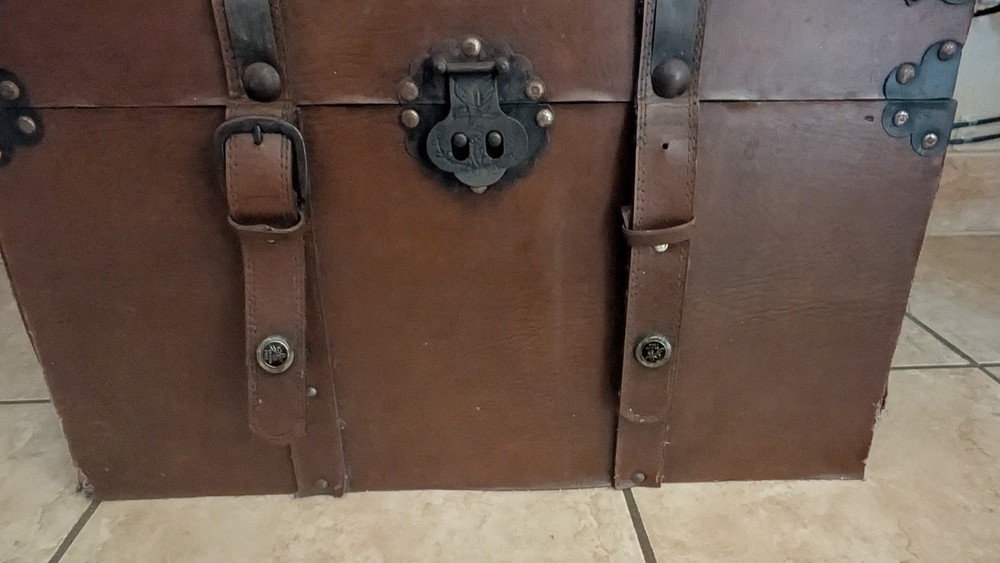 antique chest trunk furniture