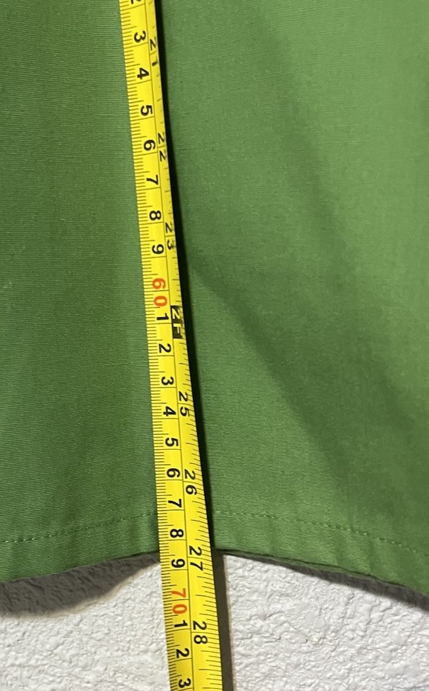 Cherokee Scrub Top Sz Medium Green Scoop Neck Pullover Logo