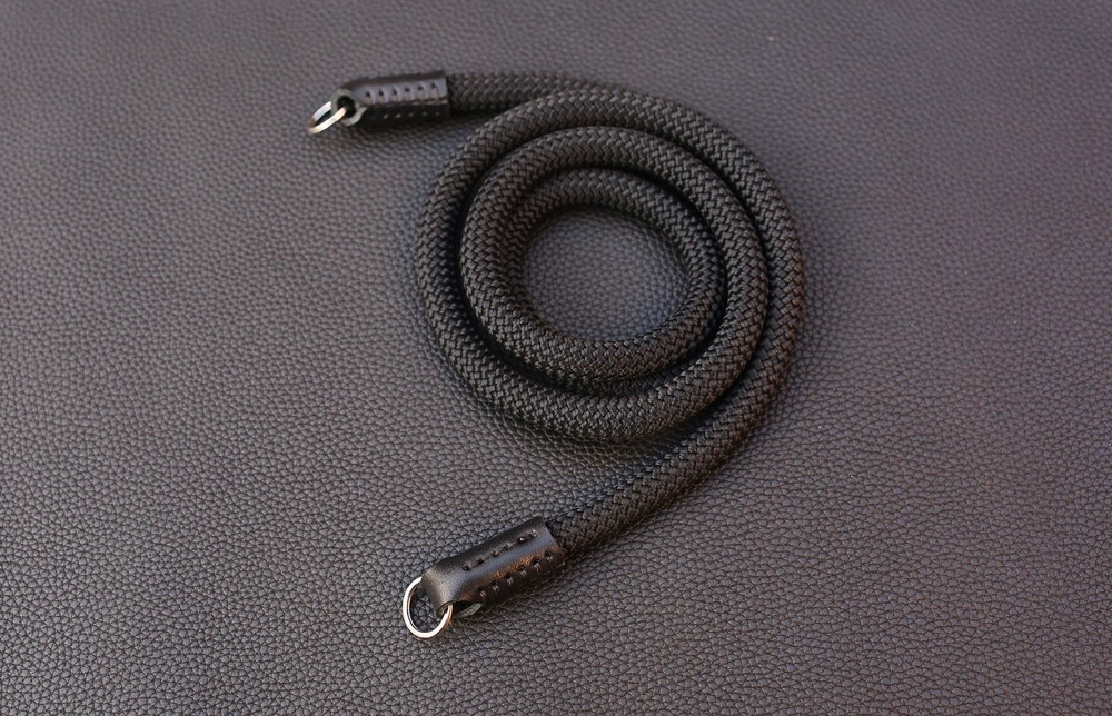 Black Climbing Rope Camera Strap – Minimal & Durable