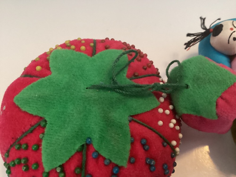 4 PIN CUSHIONS STRAWBERRY SHOES