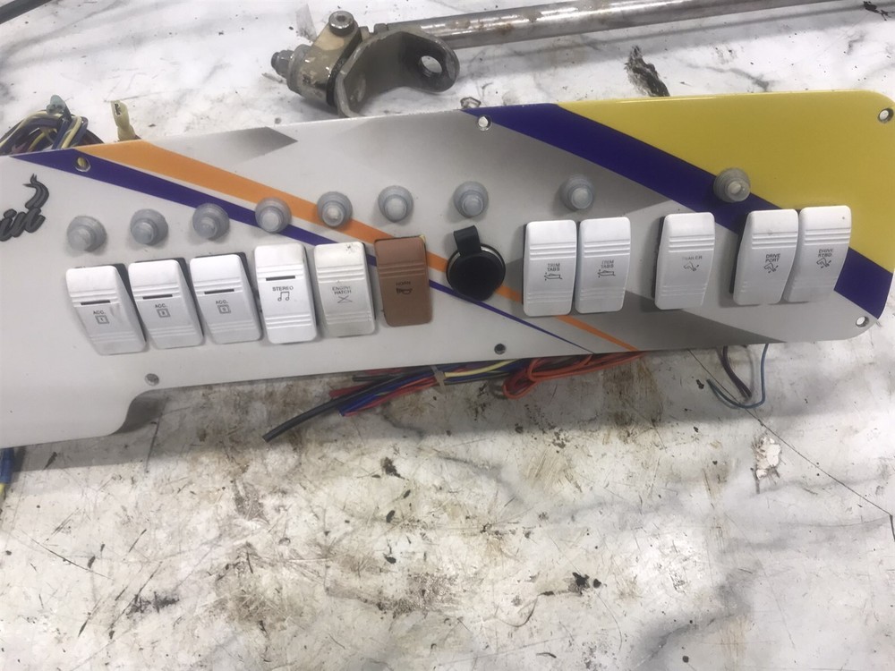 99 Power Quest 290 Enticer Boat dash ignition switch panel board switches