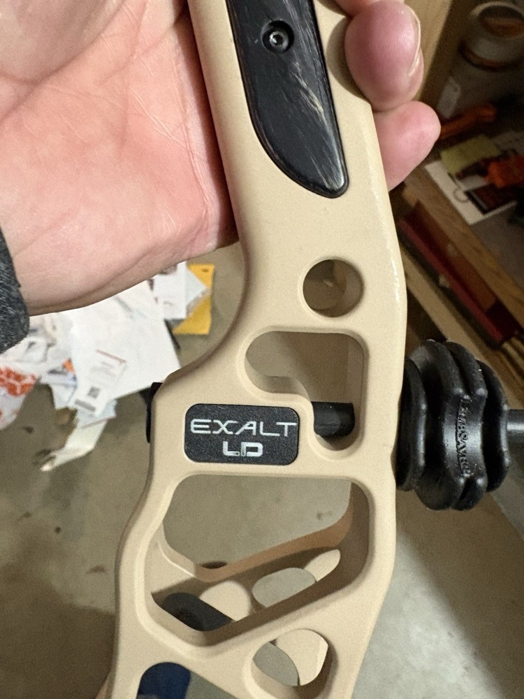 Elite Archery Compound Bow - Exalt LD - RH - Tan