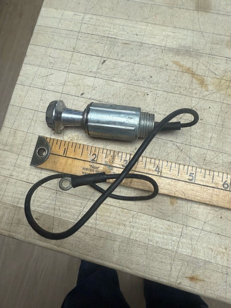 Vintage auto cigarette lighter (Casco)