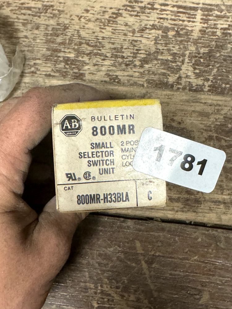 Allen Bradley 800MR-H33BLA Small Selector Switch Unit