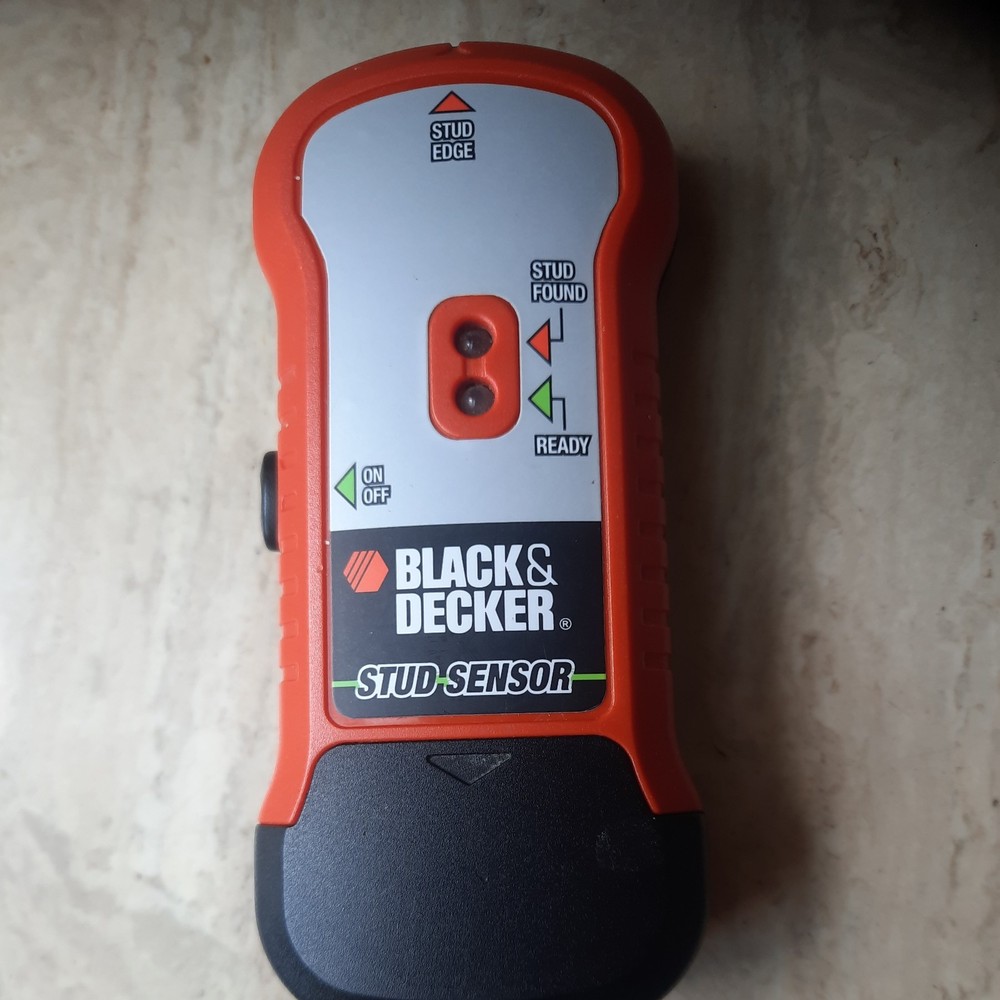 Black & Decker Stud Sensor/Finder w/ LED Indicators,  SF100