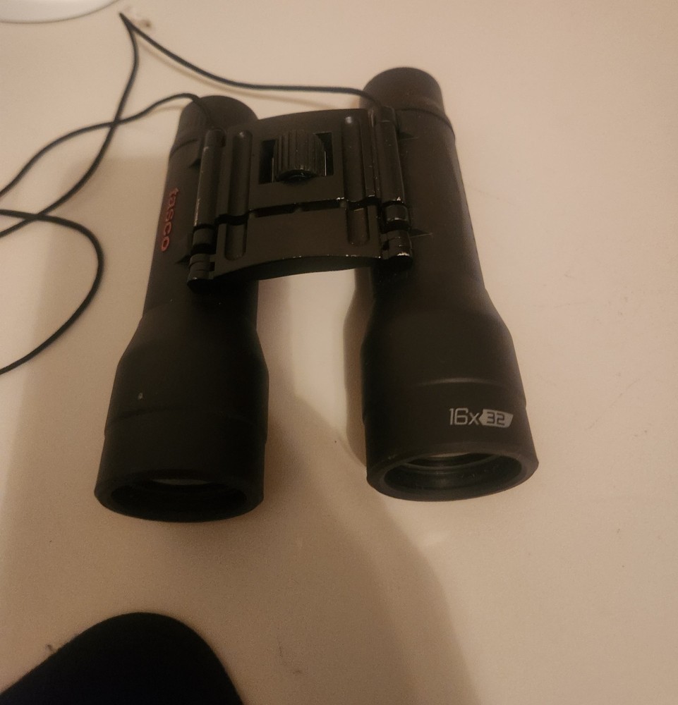 TASCO ES16X32 Essentials Binocular