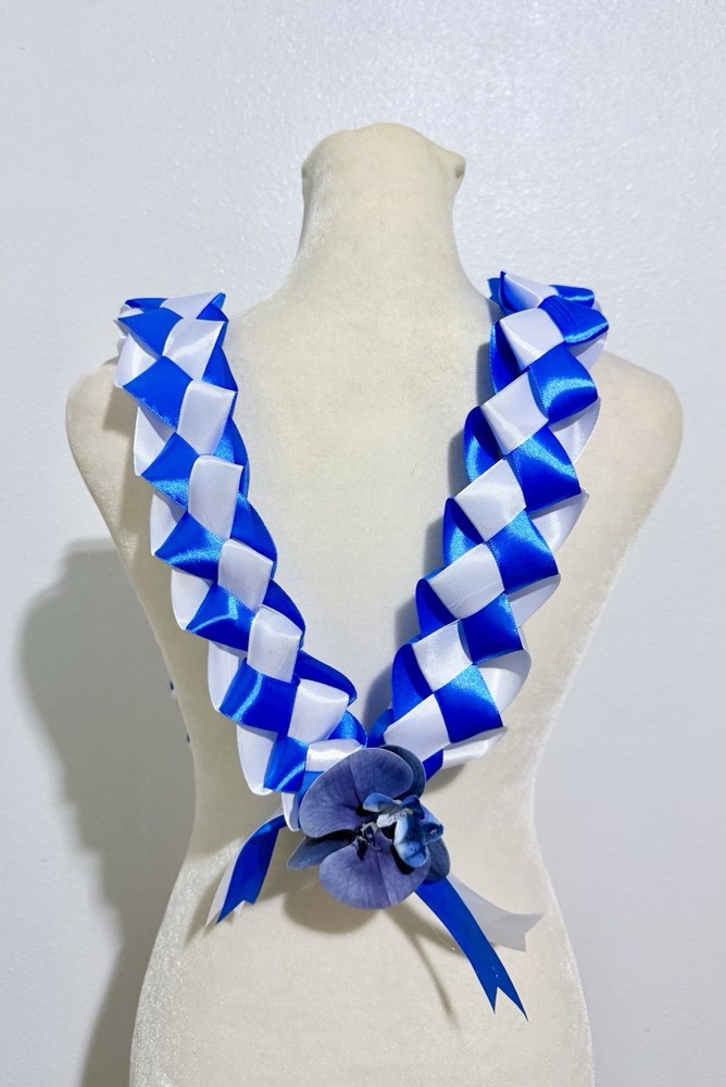 GRADUATION BRAIDED RIBBON LEIS WHITE/BLUE
