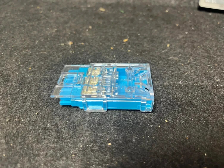 Molex 19045-30 300 Volt 20 Amp Connector