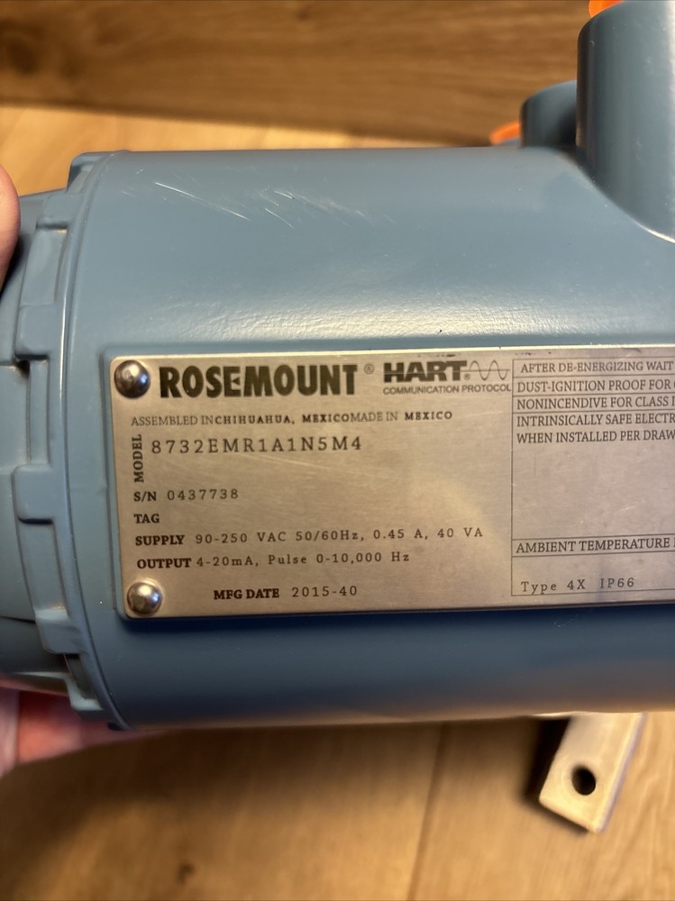 Rosemount 8732EM Flow Transmitter with HART Protocol 8732EMR1A1N5M4