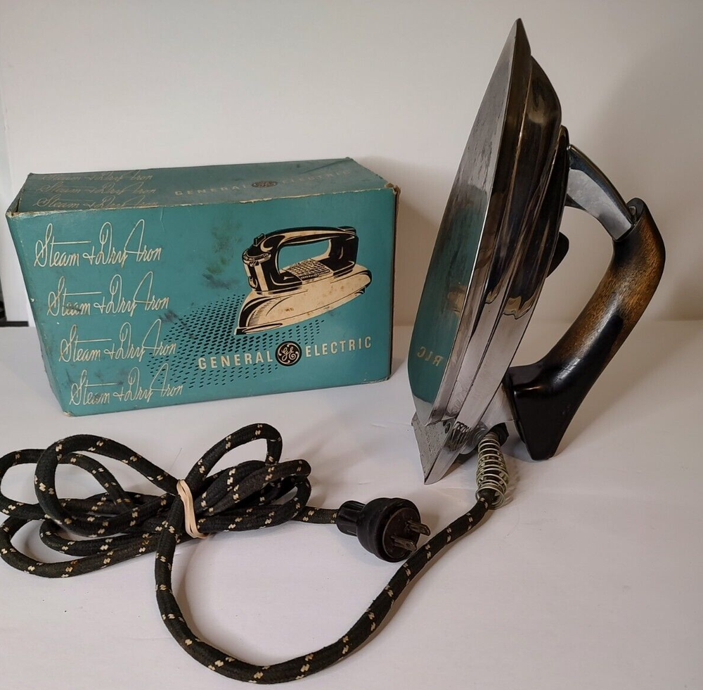 Vintage 1950s MCM Montgomery Ward Black handle Automatic Iron