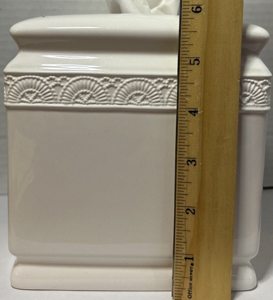 CROSCILL CHAMBORD CERAMIC Rose TISSUE HOLDER