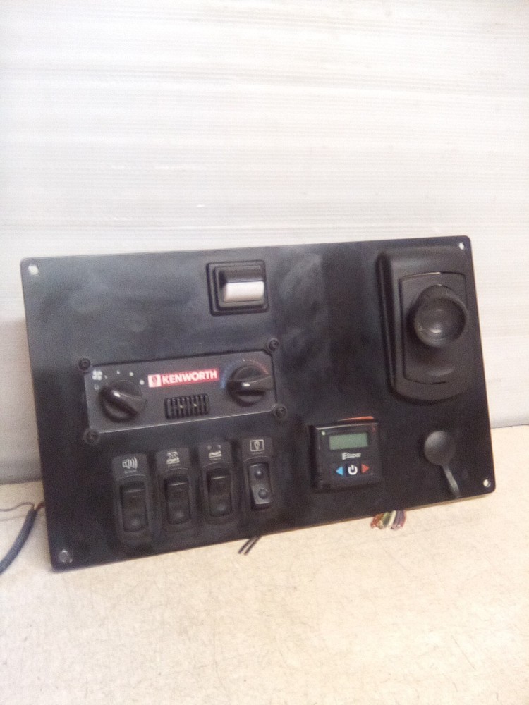 Kenworth Dash Switch Panel With Bergstrom F21-1001