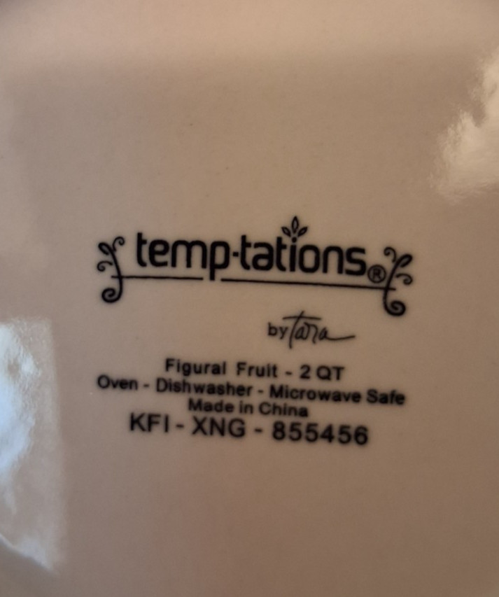 Retired Temptations Figural Fruit 2 Quart Fluted Mixing Bowl Flower Berries EUC