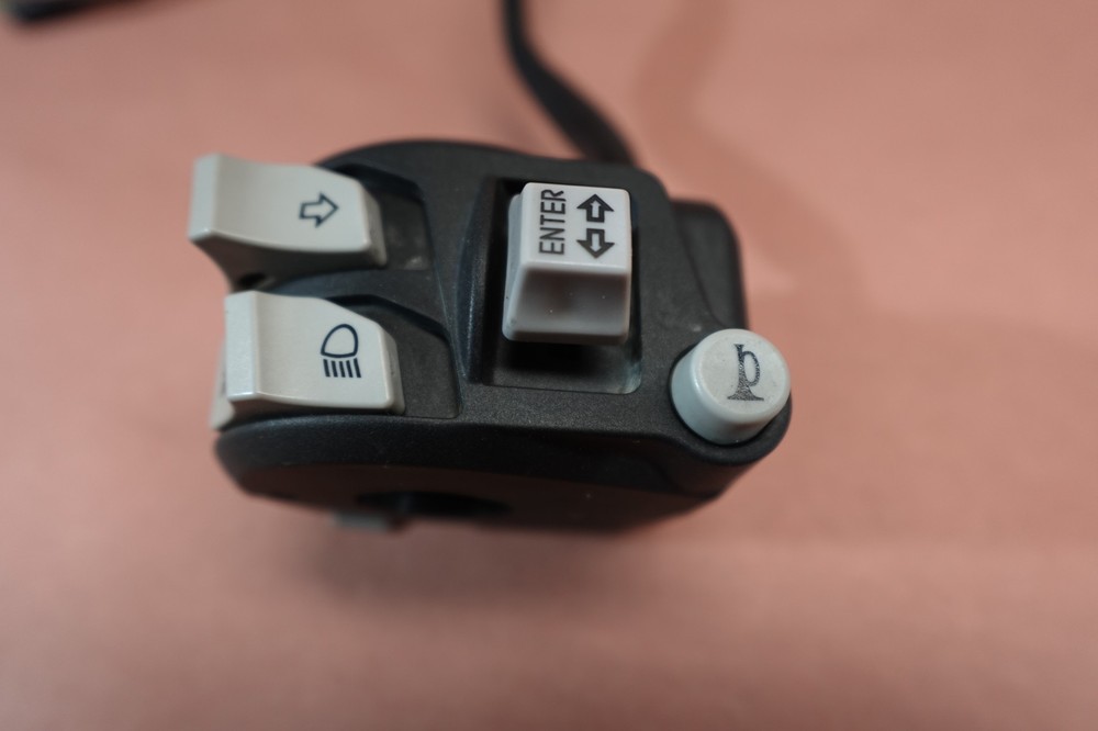 2017-2020 Ducati Supersport S Left Handlebar Handle Bar Control Switch