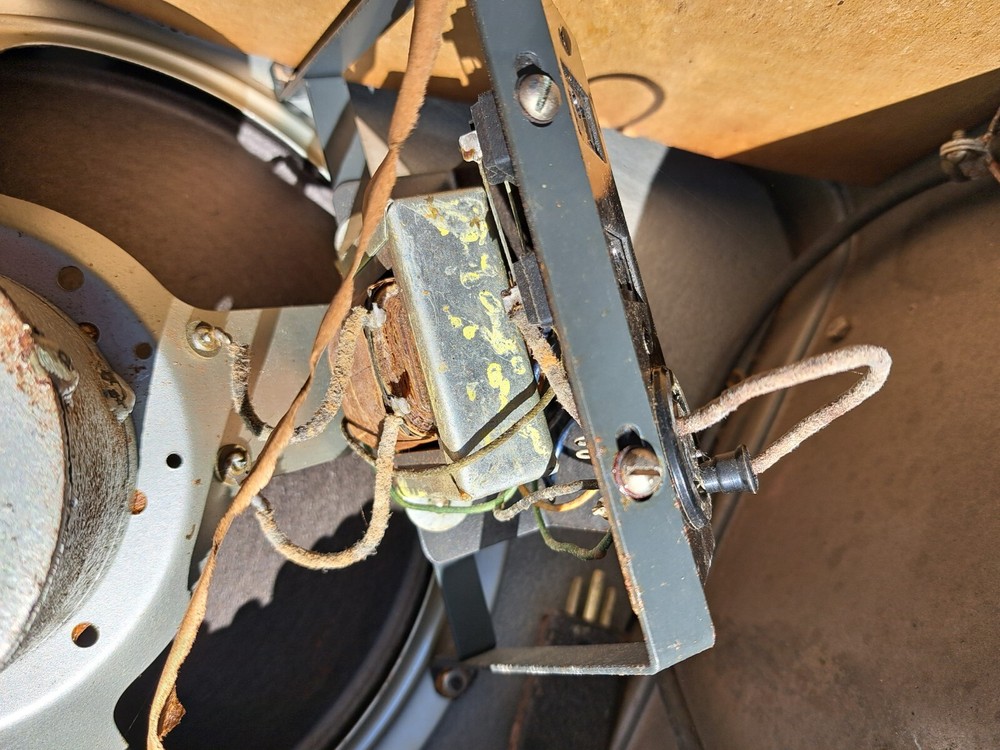 Vintage Victor Speaker & Projector Set