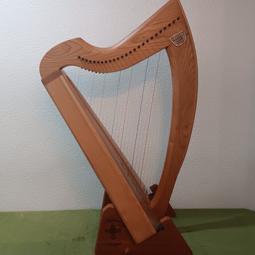 Triplett Avalon 25 Celtic Harp
