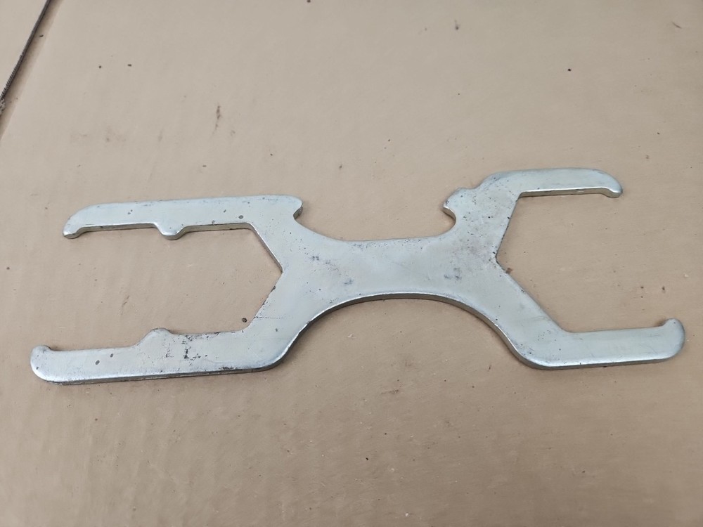 Covers Co. 4-In-1 Spud Wrench
