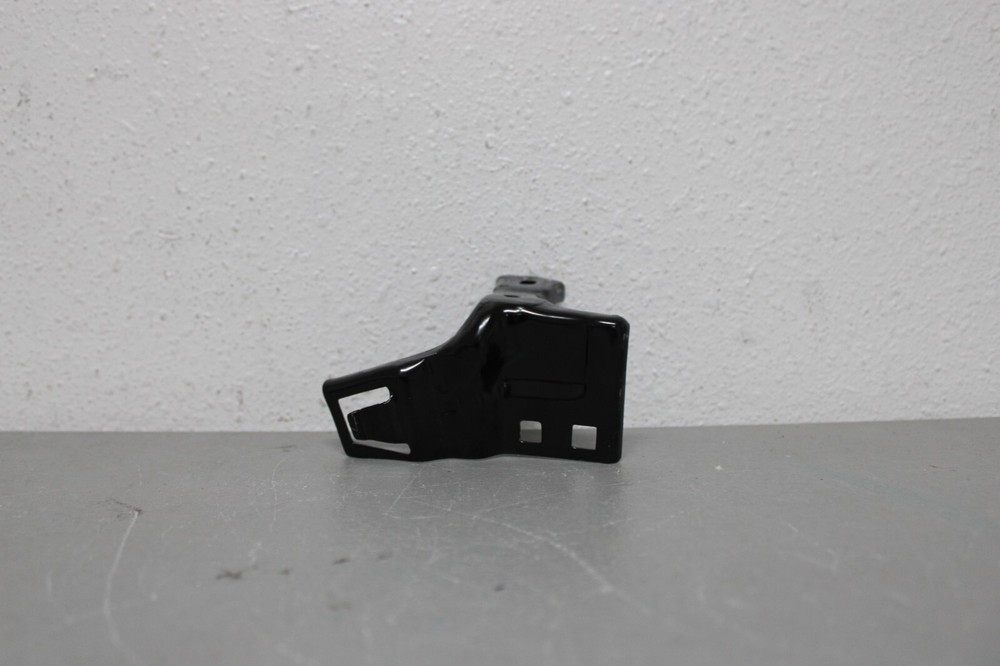 2004 2005 TOYOTA RAV4 LEFT SIDE INNER FRONT BUMPER BRACKET