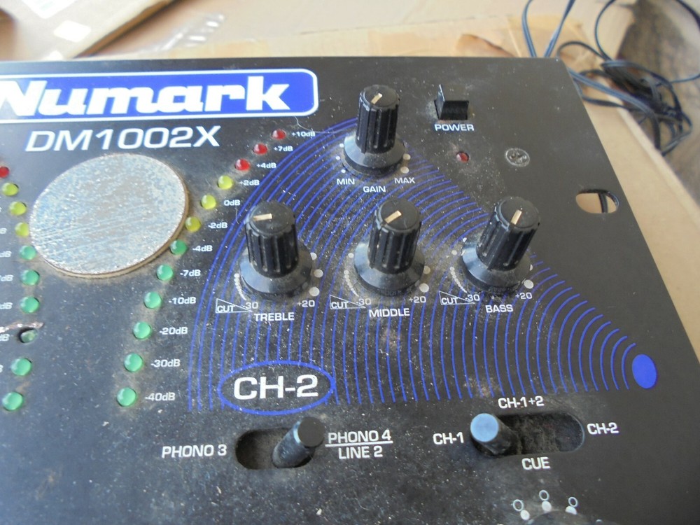 NUMARK PREAMP MIXER MODEL: DM1002X