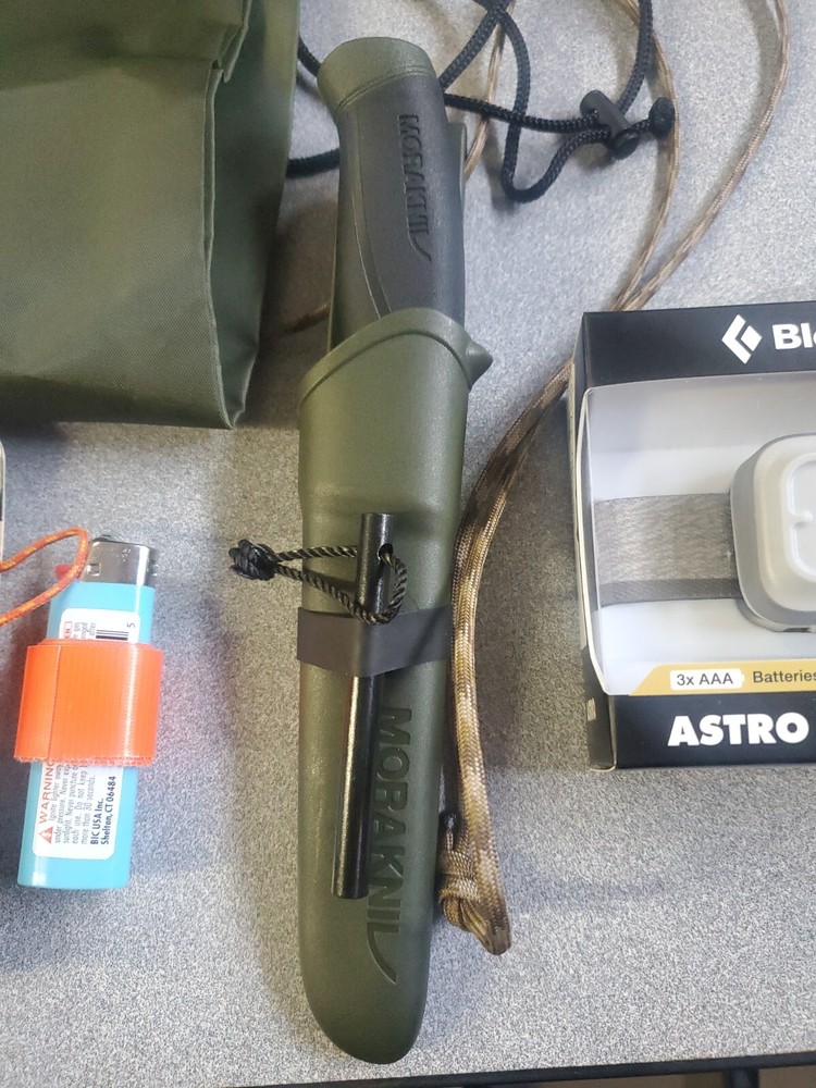 Hiking/ bushcraft /emergency kit