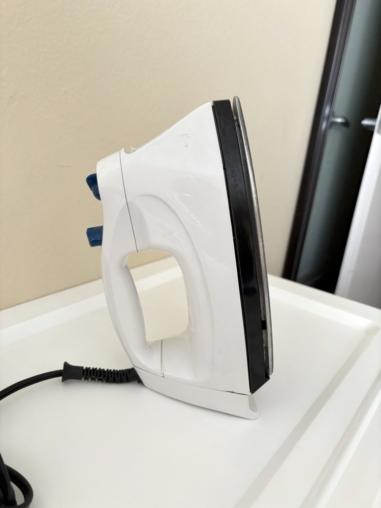 Black & Decker Quick ‘N Easy 380 Iron White 120V