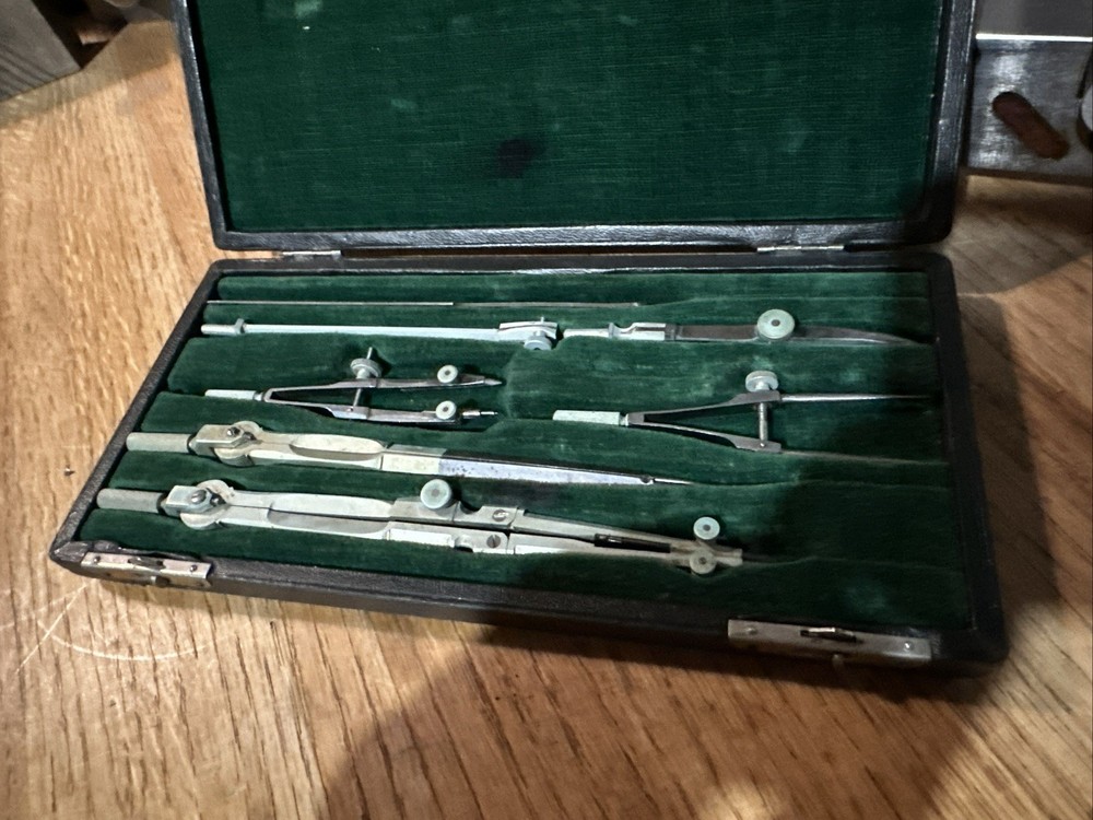 Vintage Machinist / Drafting Divider & Caliper Set with case