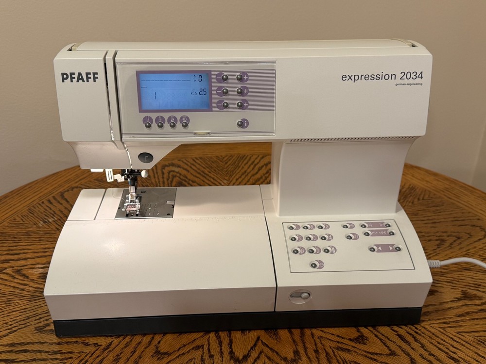 PFAFF Expression 2034 sewing machine