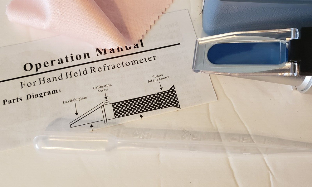 ATC Portable Refractometer With Case (READ DESCRIPTION)