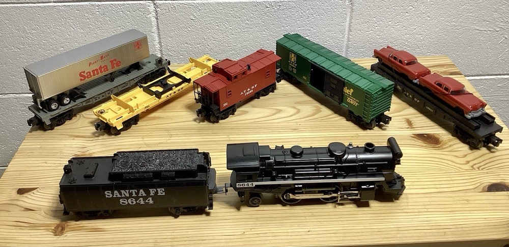 Lionel Sante Fe Special 8644 Set. Mint……..Tested A+